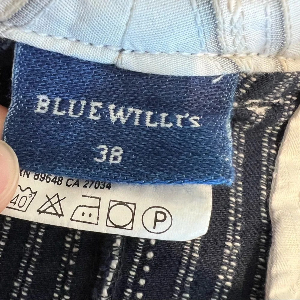 🔹 Blue Willi’s Textured Striped Skirt